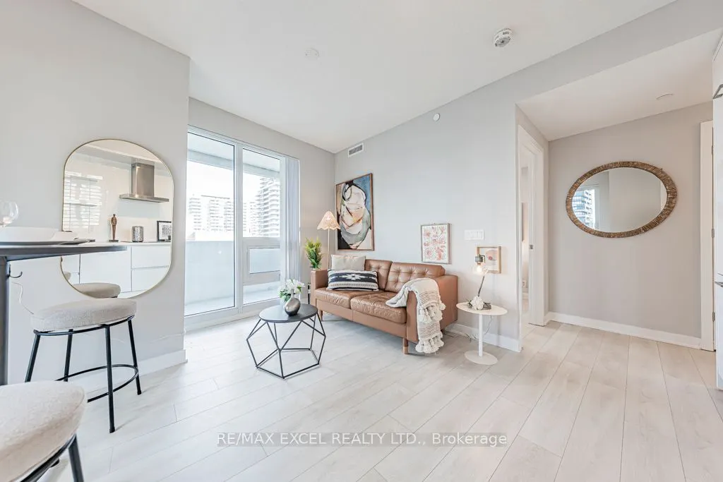 2221 Yonge Street, #1302
