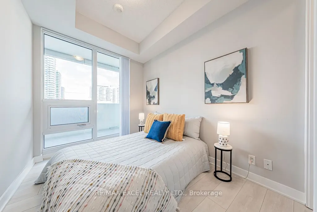 2221 Yonge Street, #1302