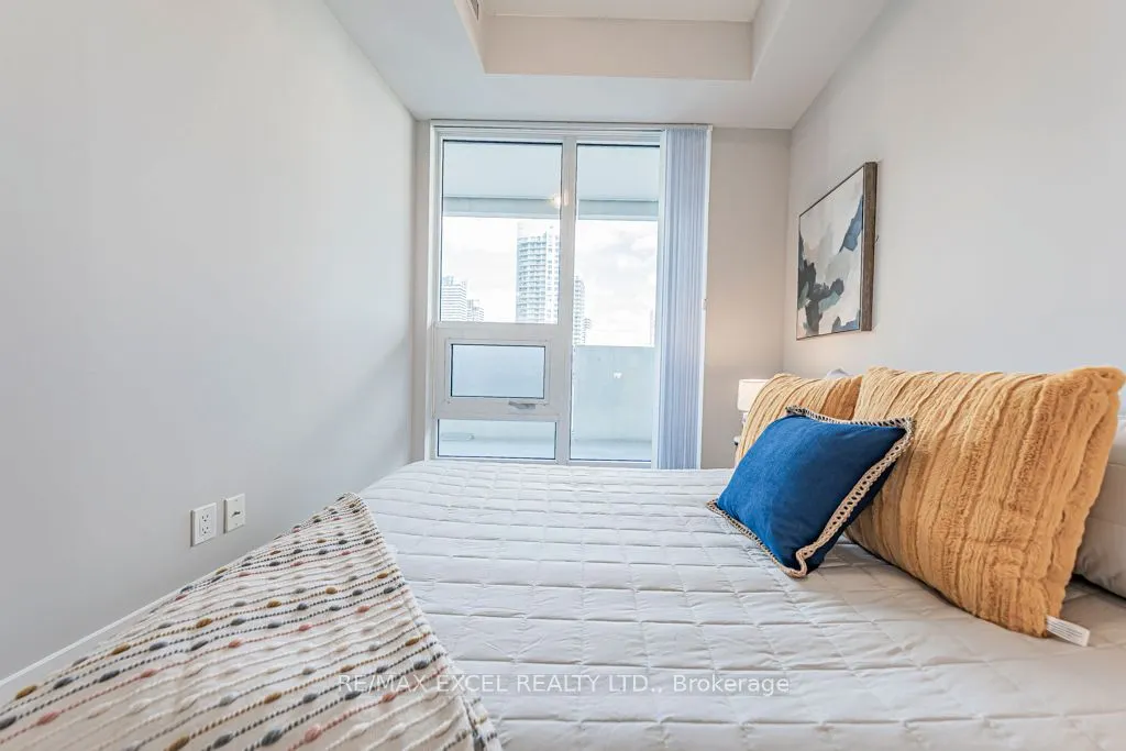 2221 Yonge Street, #1302
