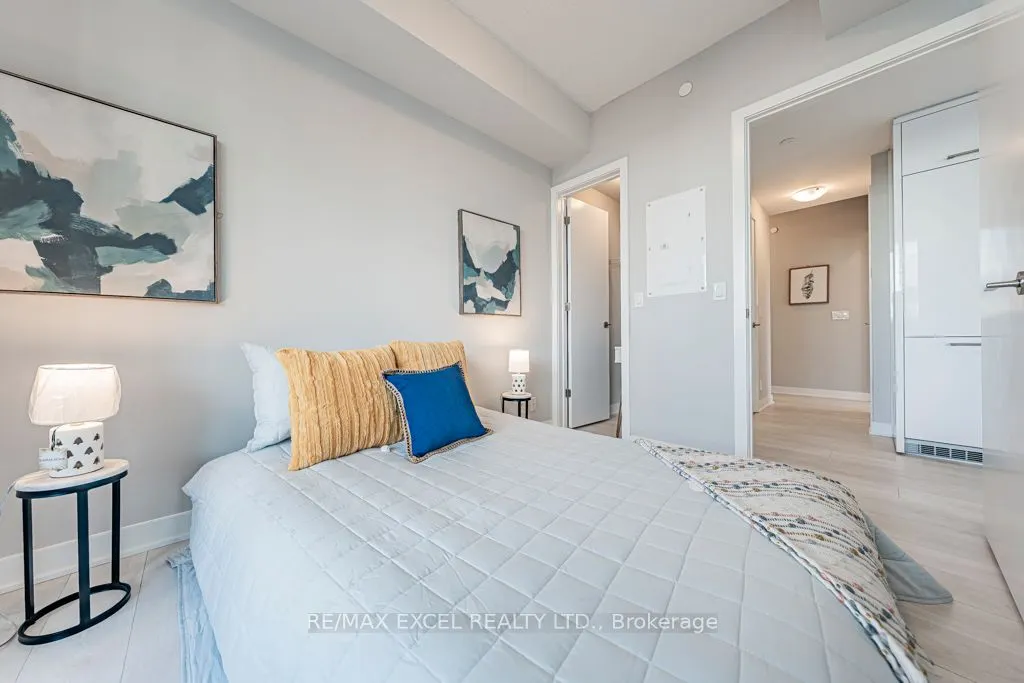 2221 Yonge Street, #1302