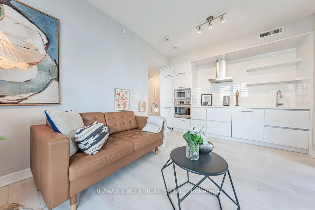 2221 Yonge Street, #1302