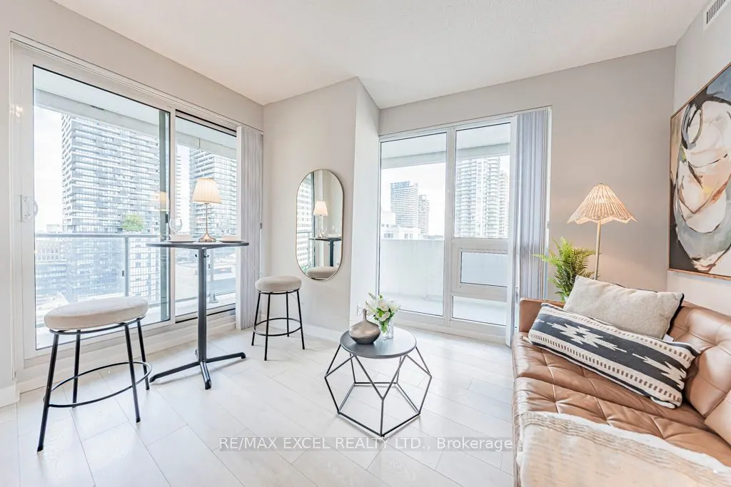 2221 Yonge Street, #1302