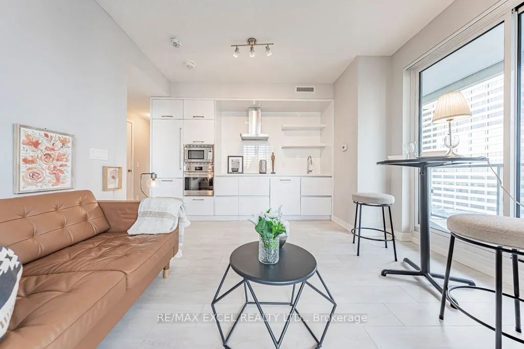 2221 Yonge Street, #1302