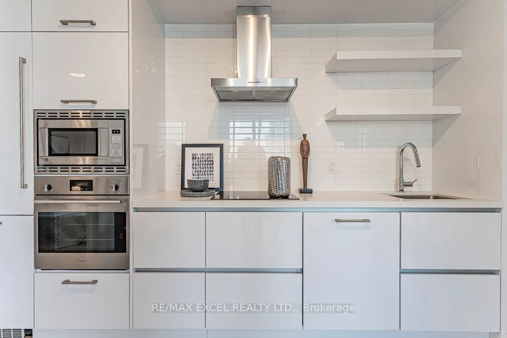 2221 Yonge Street, #1302