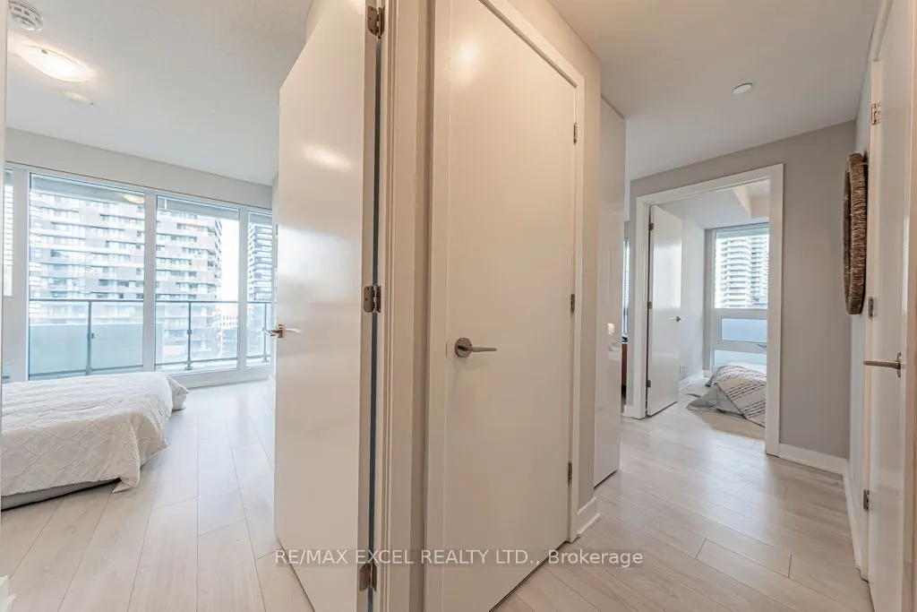 2221 Yonge Street, #1302