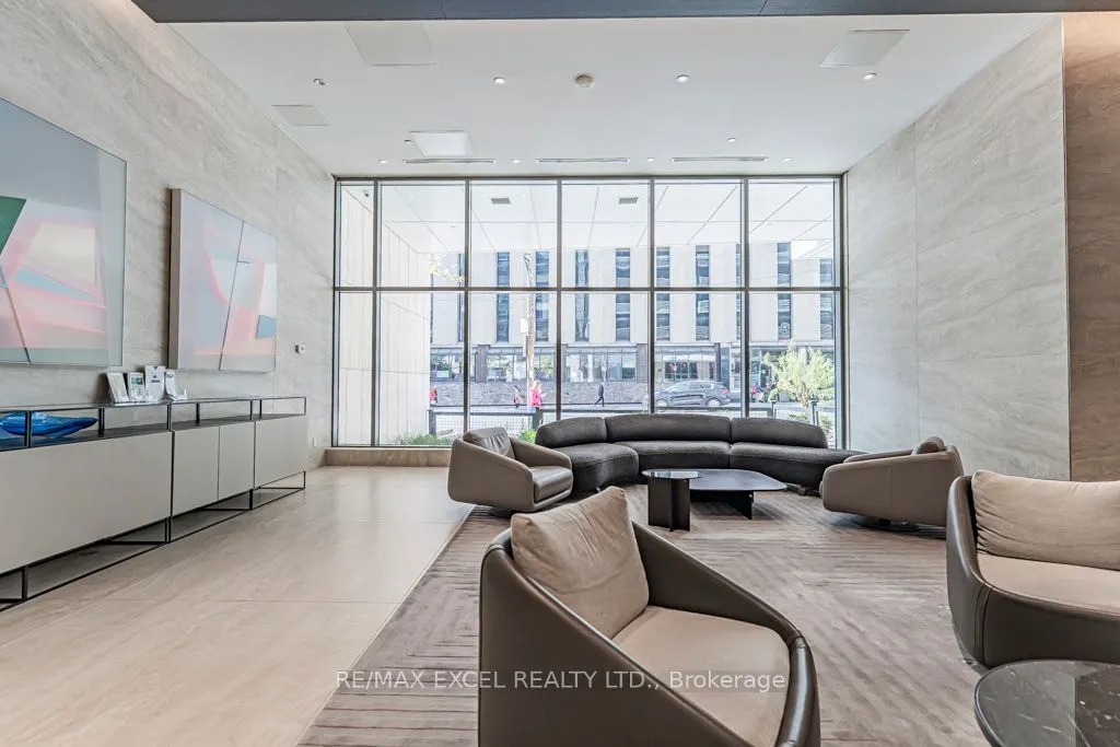 2221 Yonge Street, #1302
