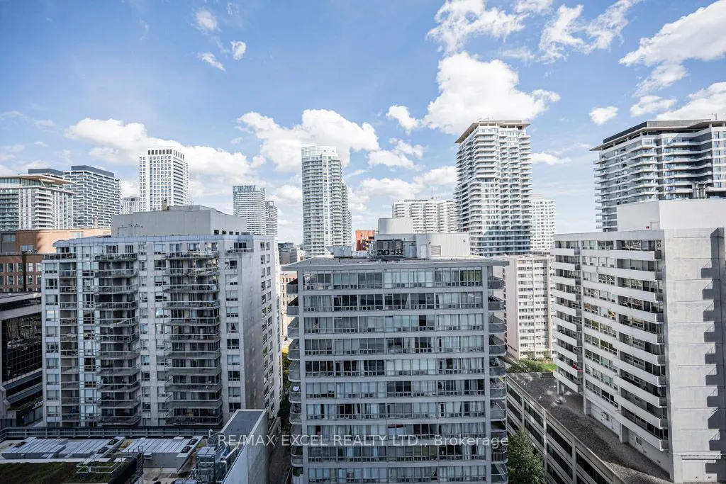 2221 Yonge Street, #1302