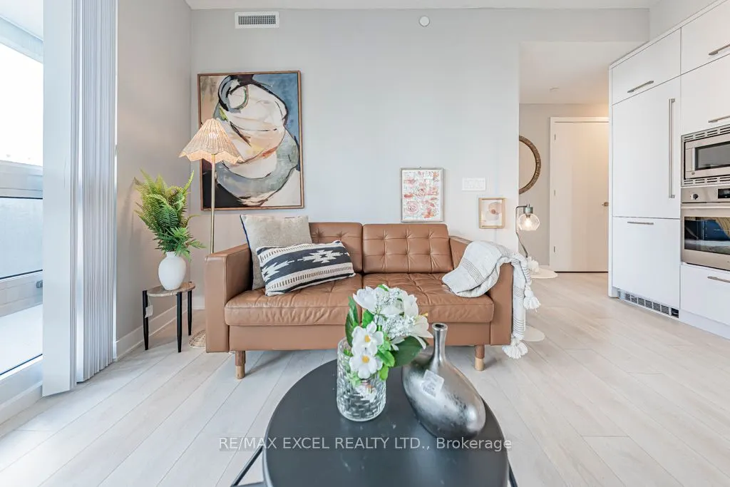 2221 Yonge Street, #1302
