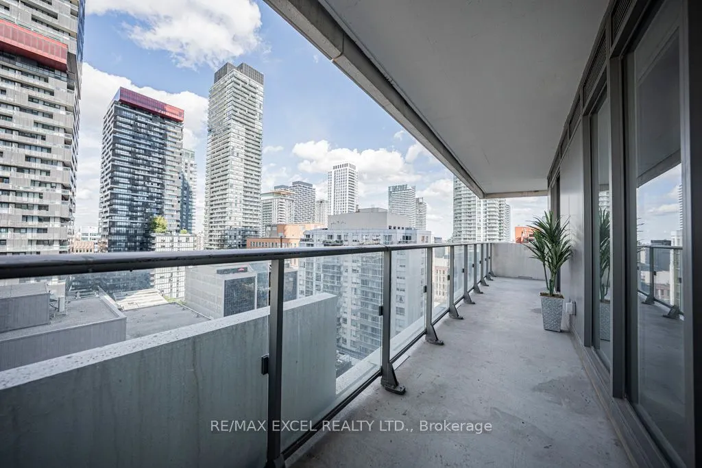 2221 Yonge Street, #1302