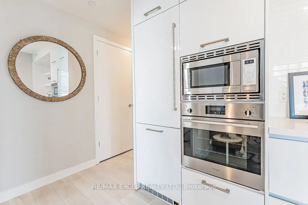 2221 Yonge Street, #1302