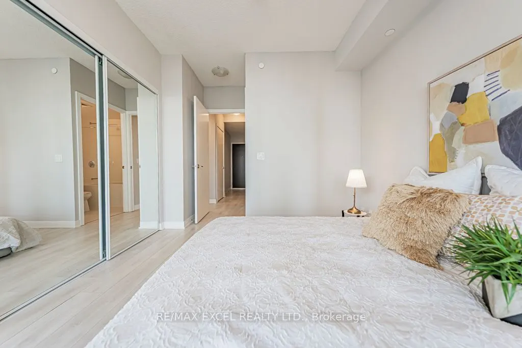 2221 Yonge Street, #1302