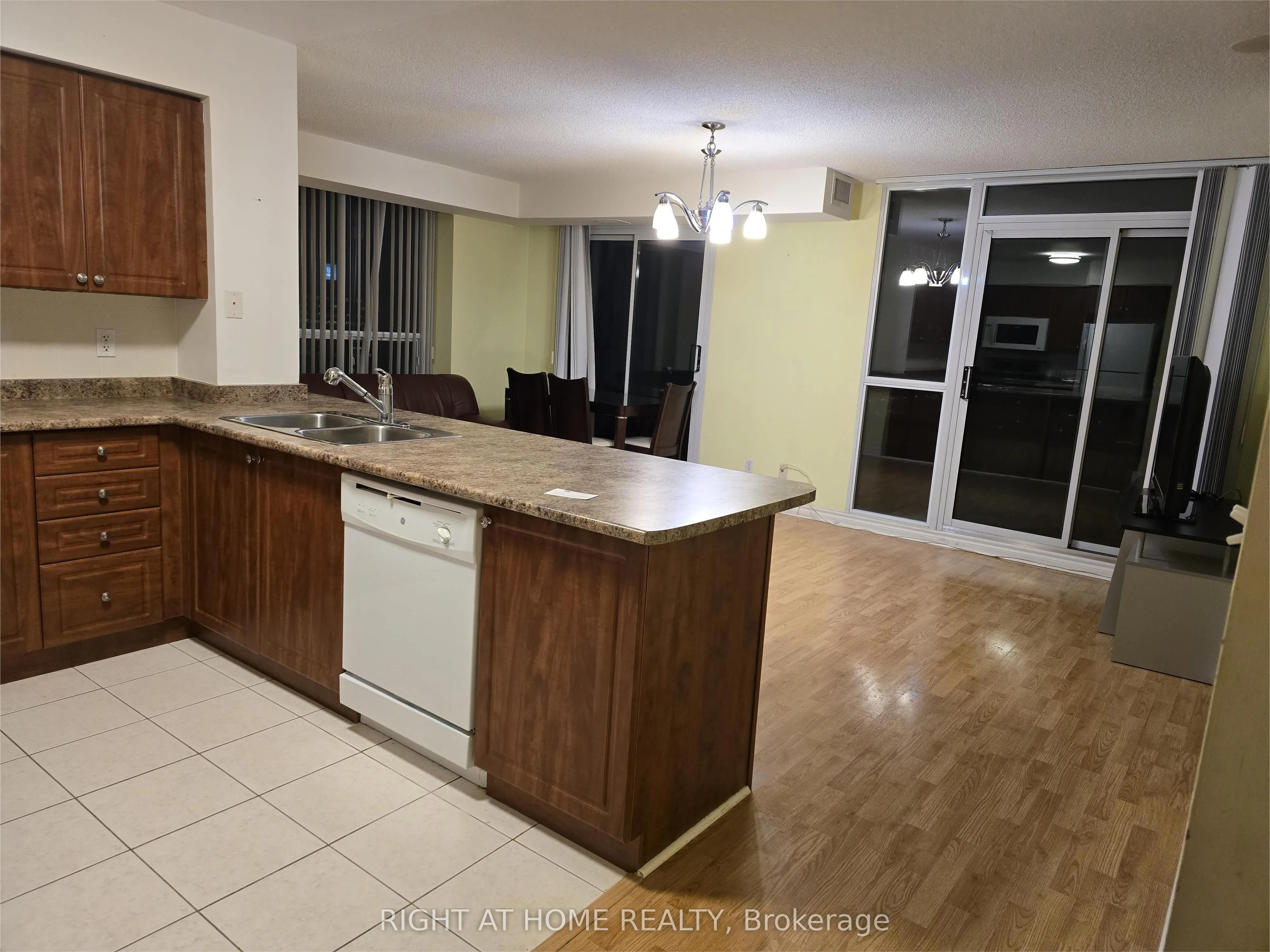 18 Spring Garden Avenue, #3310