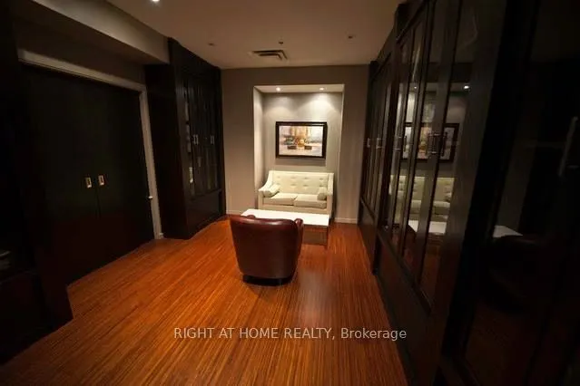 18 Spring Garden Avenue, #3310