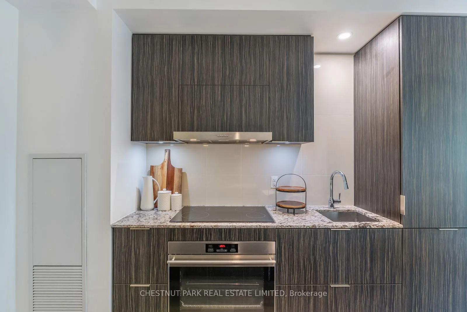 1 Bloor Street E, #303