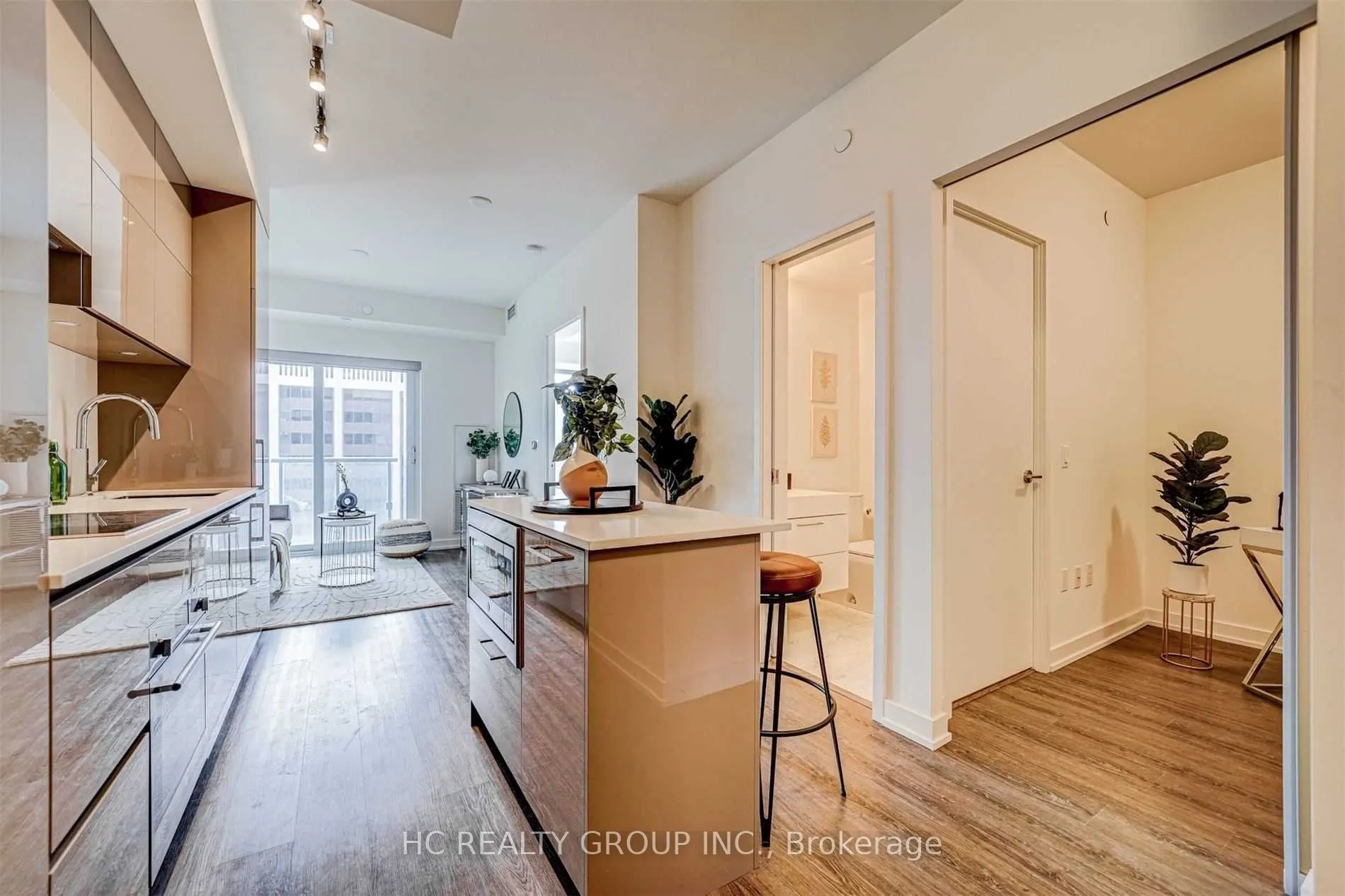 1 Yorkville Avenue, #4001