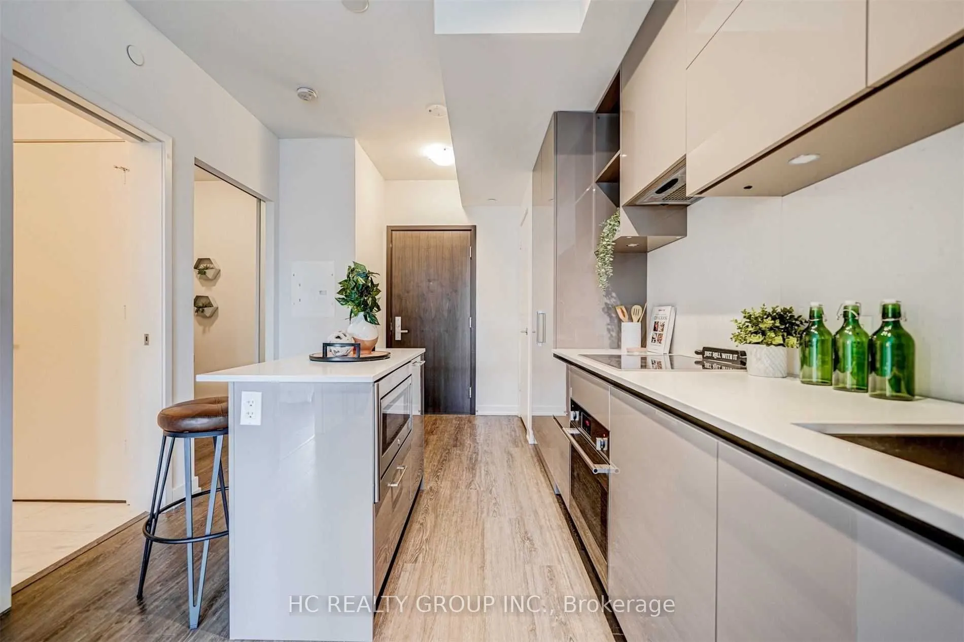 1 Yorkville Avenue, #4001