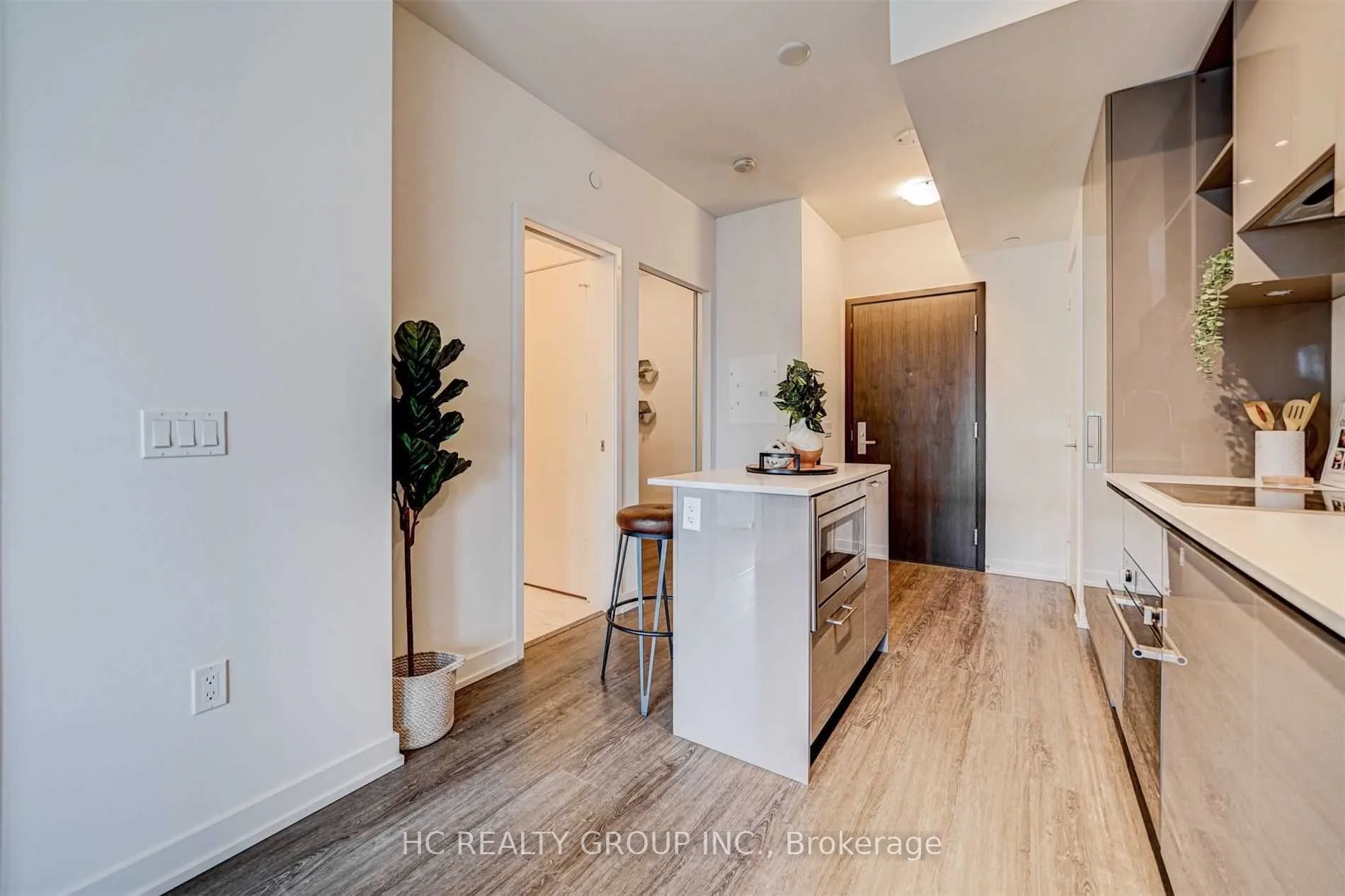 1 Yorkville Avenue, #4001