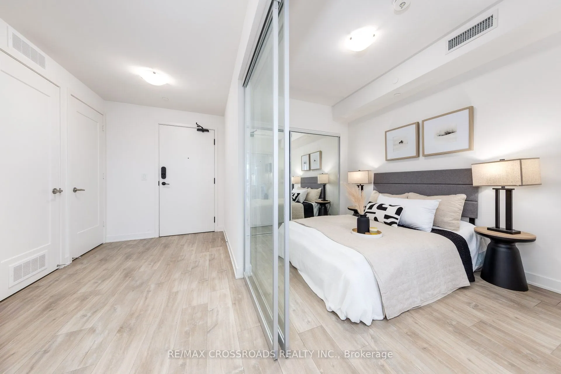 60 Princess Street, #822