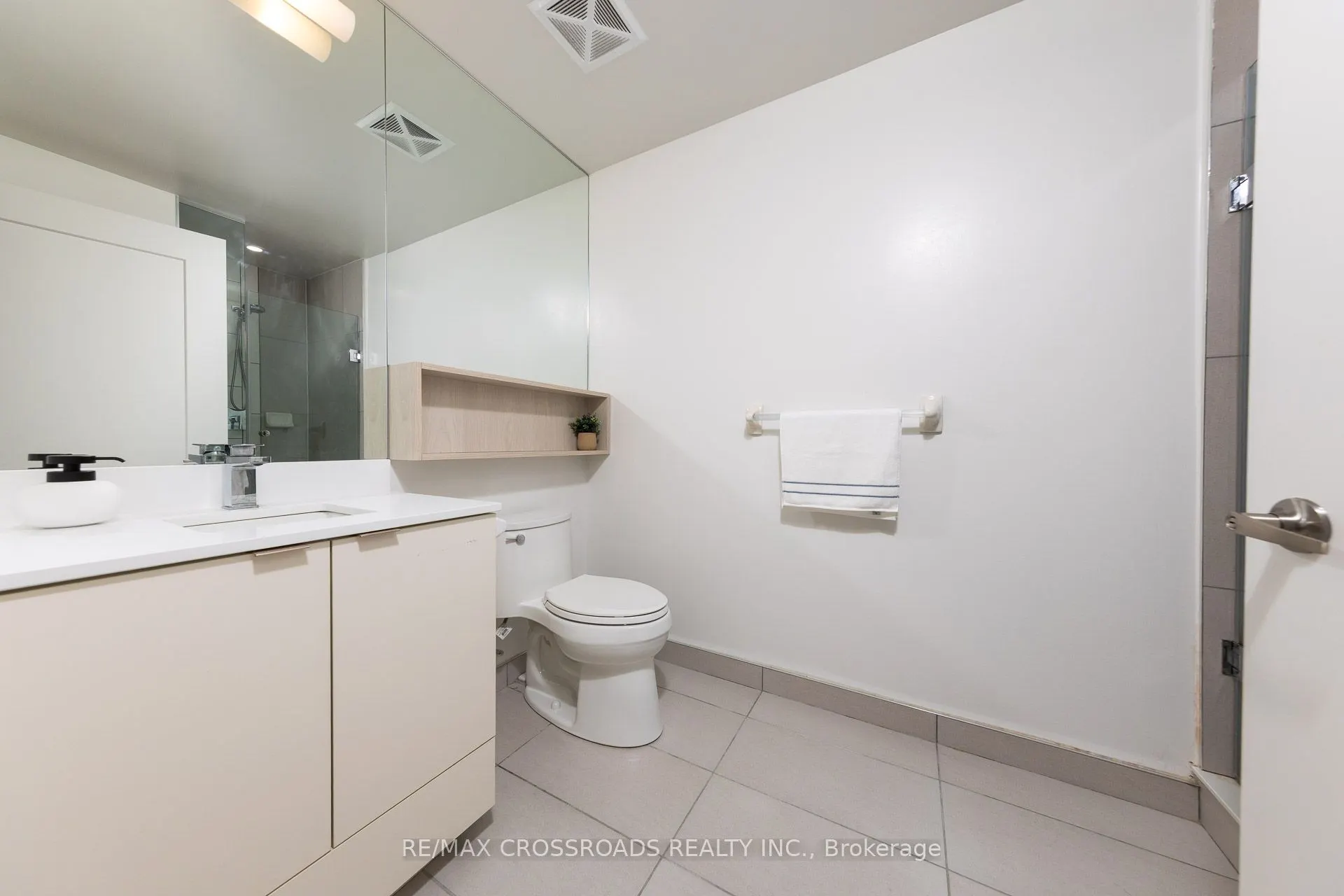 60 Princess Street, #822