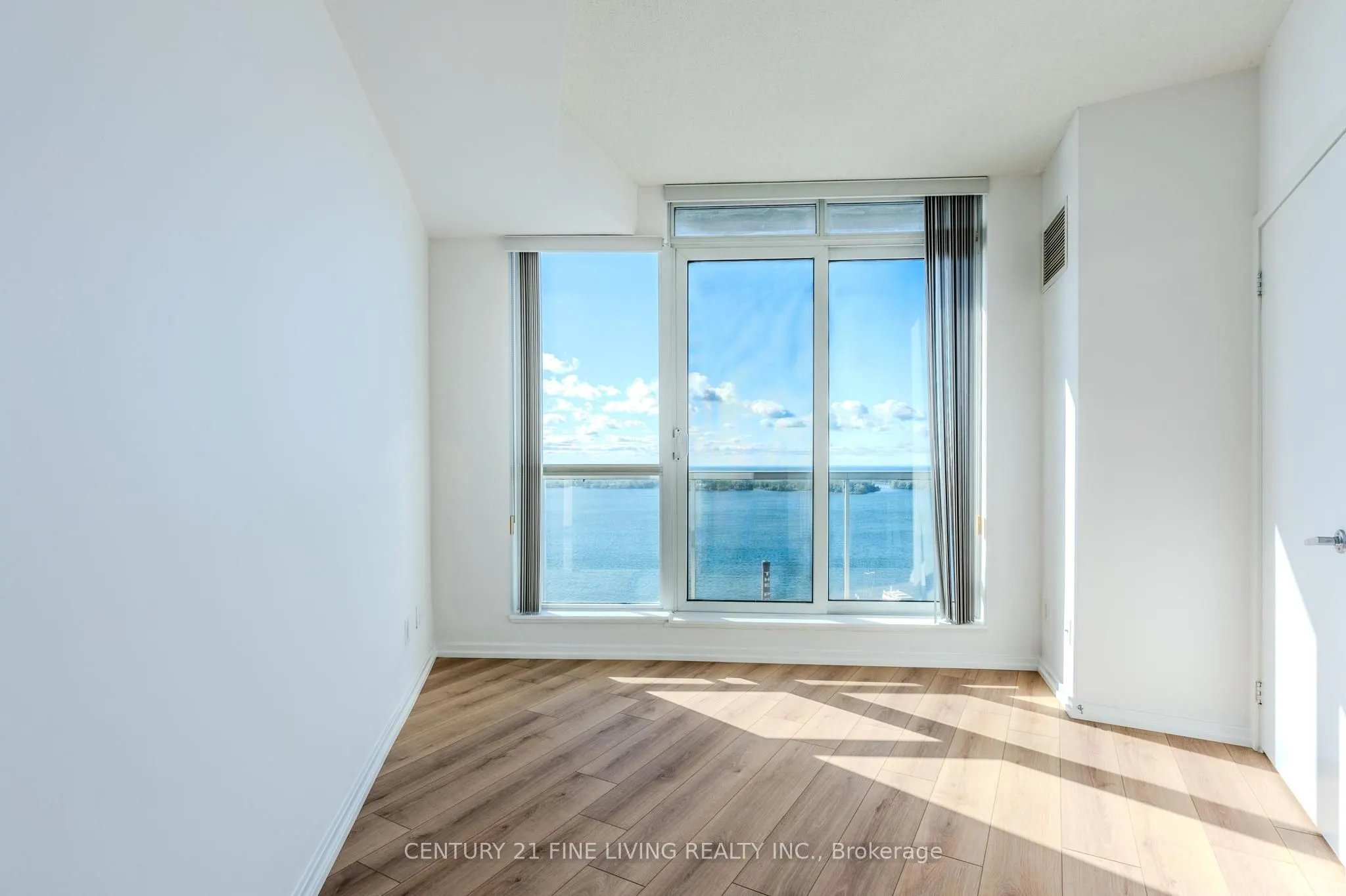 208 Queens Quay W, #2407