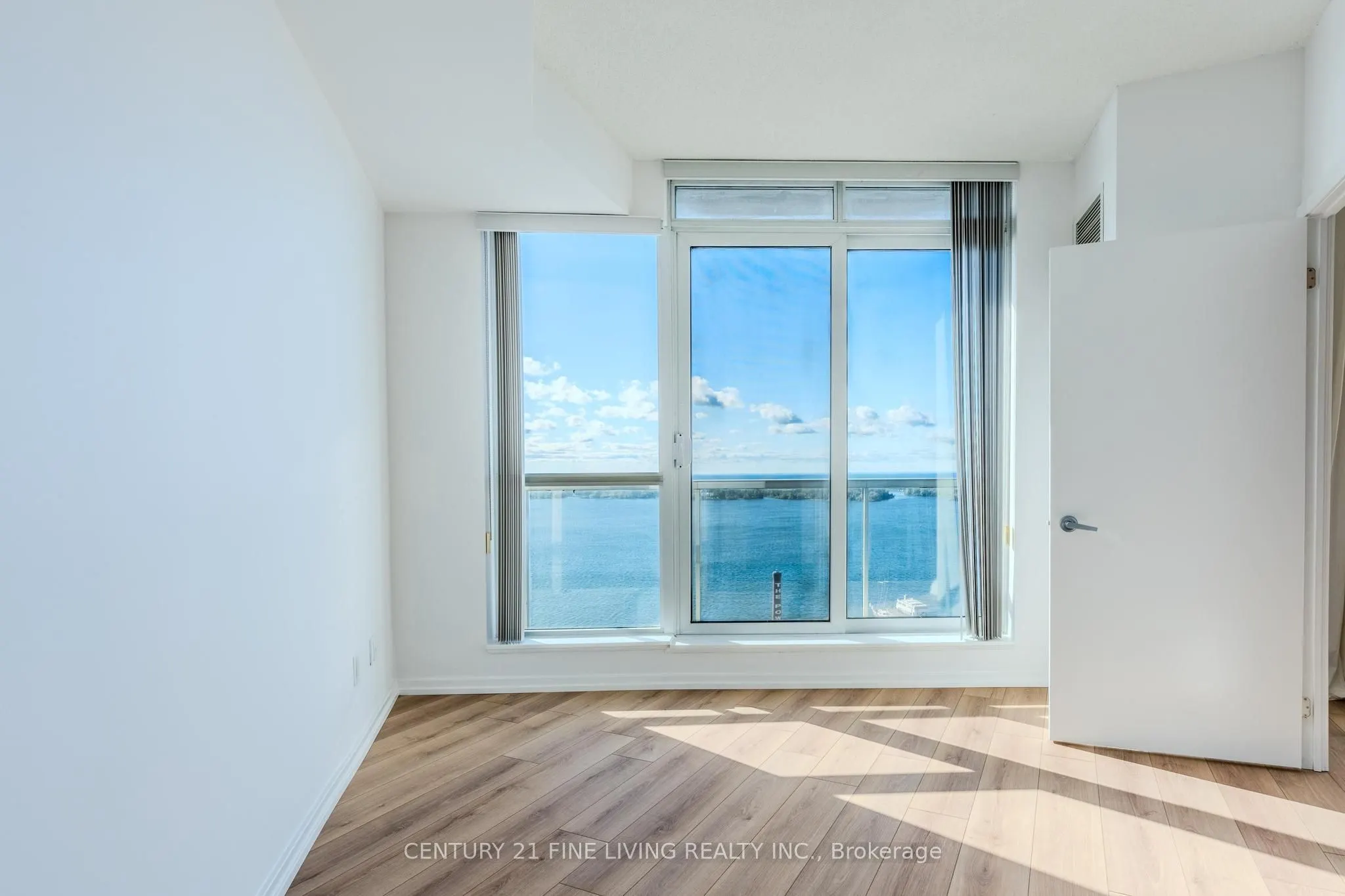 208 Queens Quay W, #2407