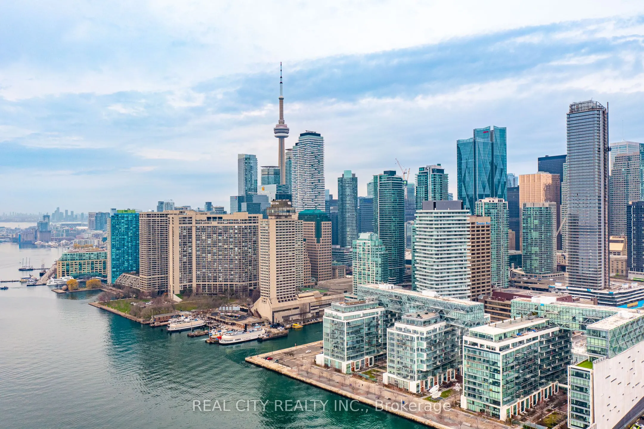 29 Queens Quay E, #626