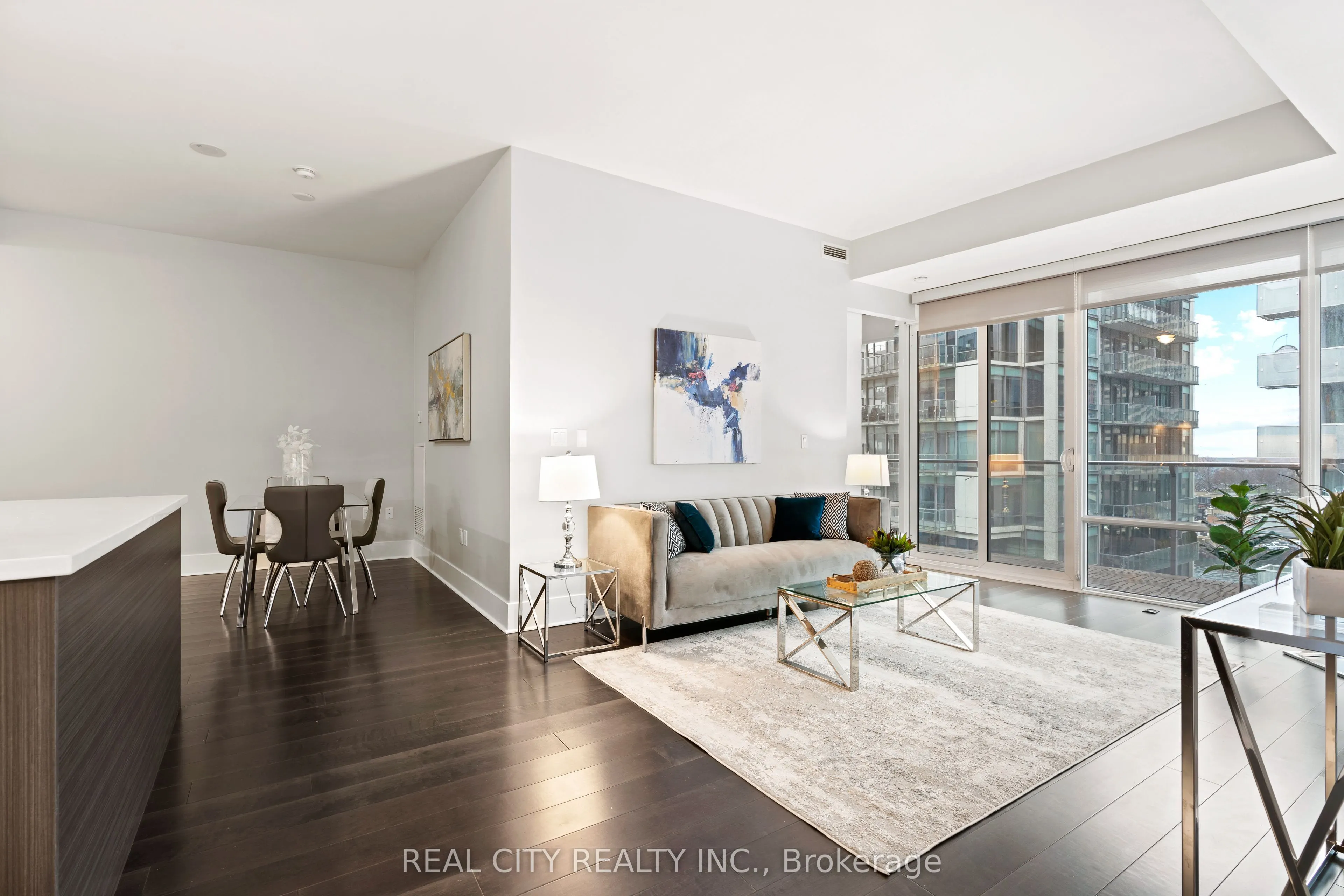 29 Queens Quay E, #626