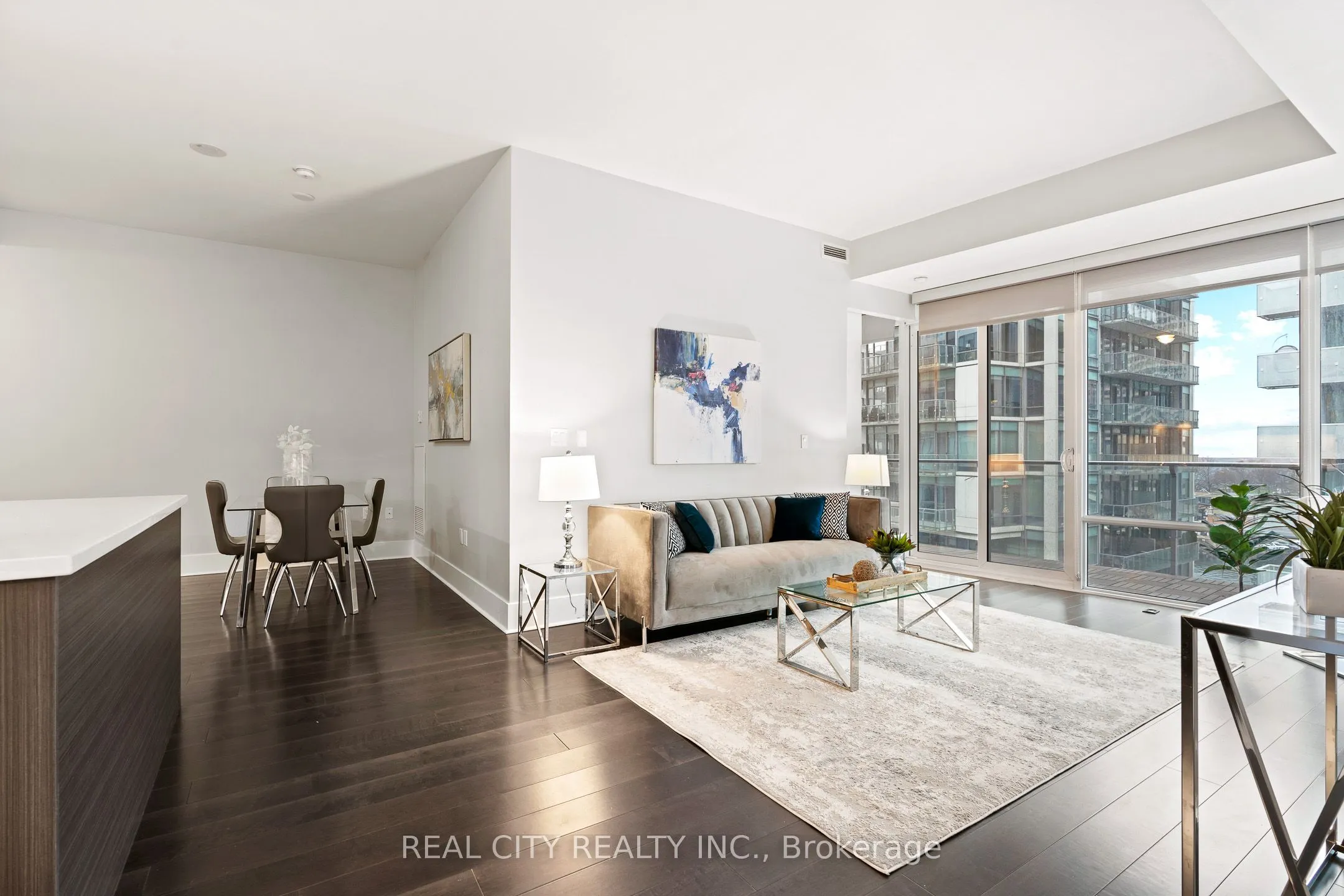 29 Queens Quay E, #626