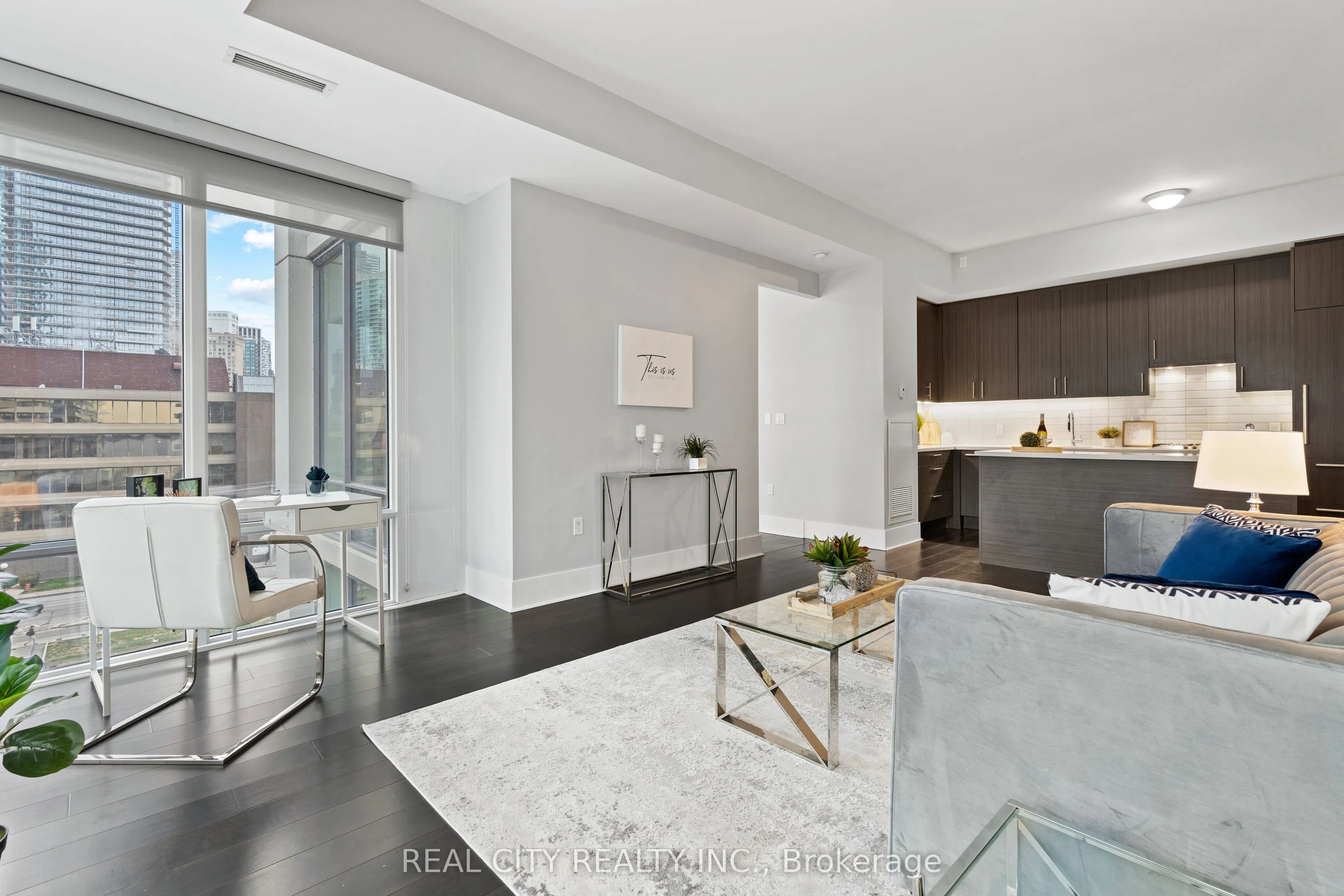 29 Queens Quay E, #626