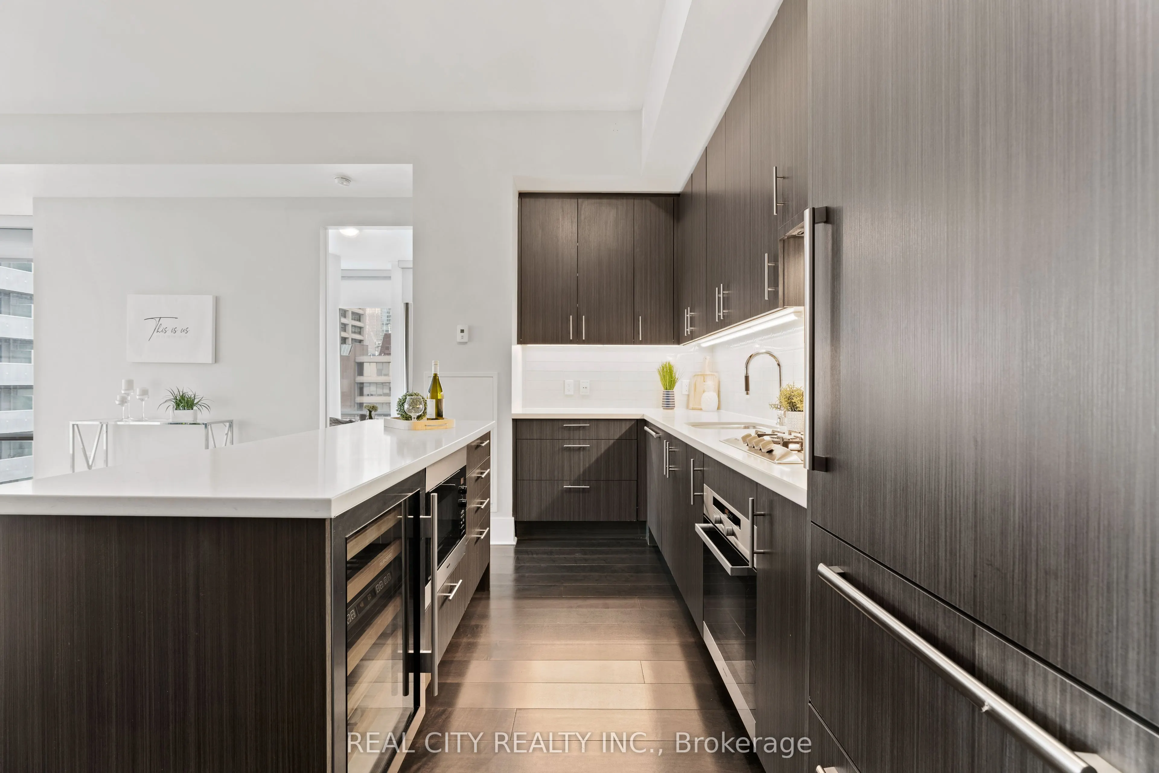 29 Queens Quay E, #626