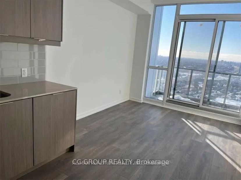32 Forest Manor Road, #3310