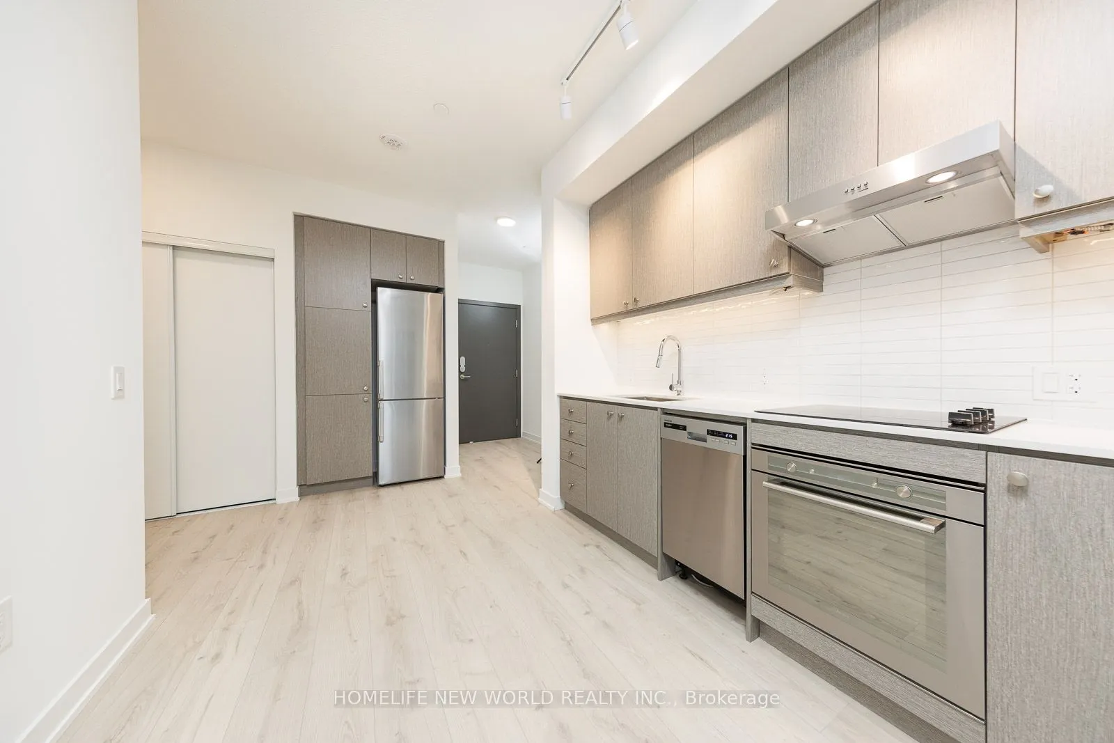 9 Tecumseth Street, #223