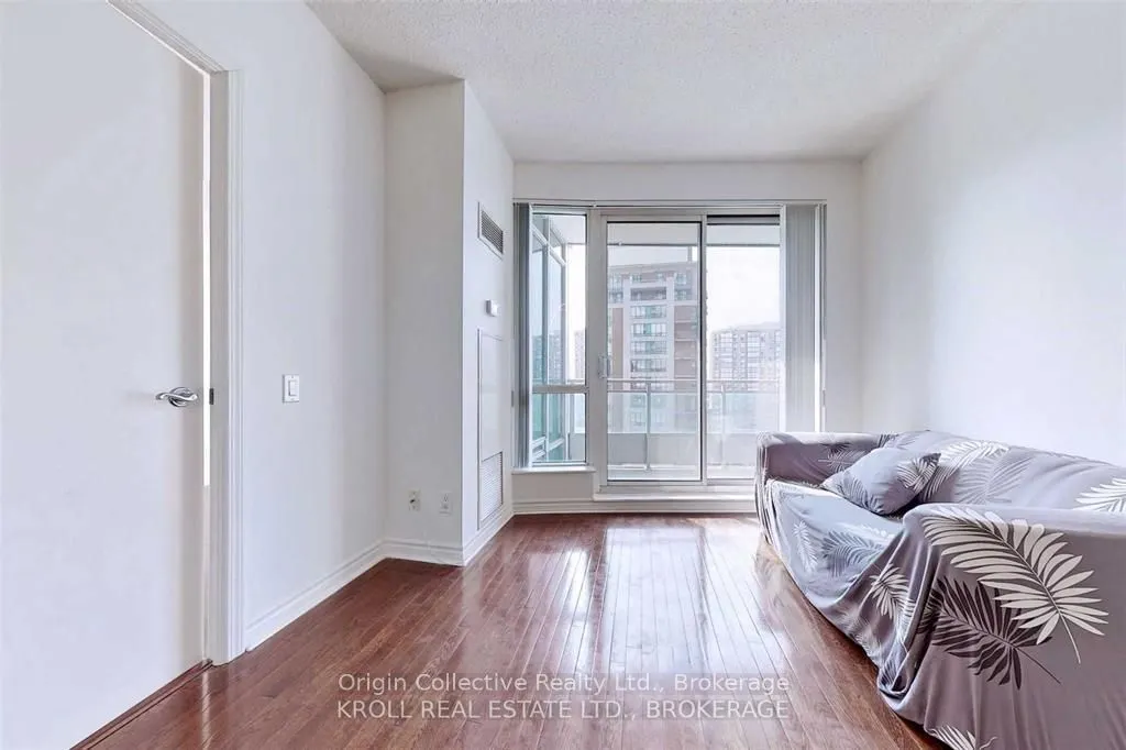60 Byng Avenue, #812