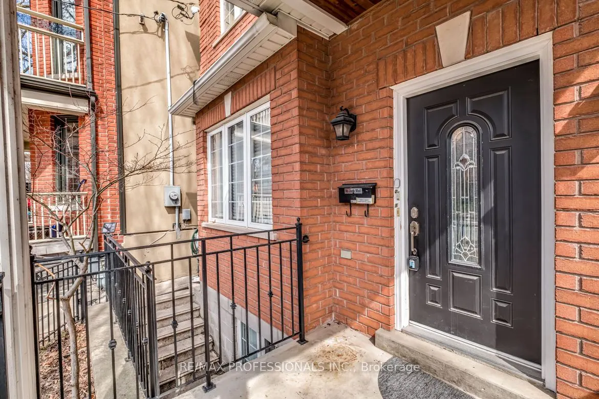 213 Major Street, #Lower