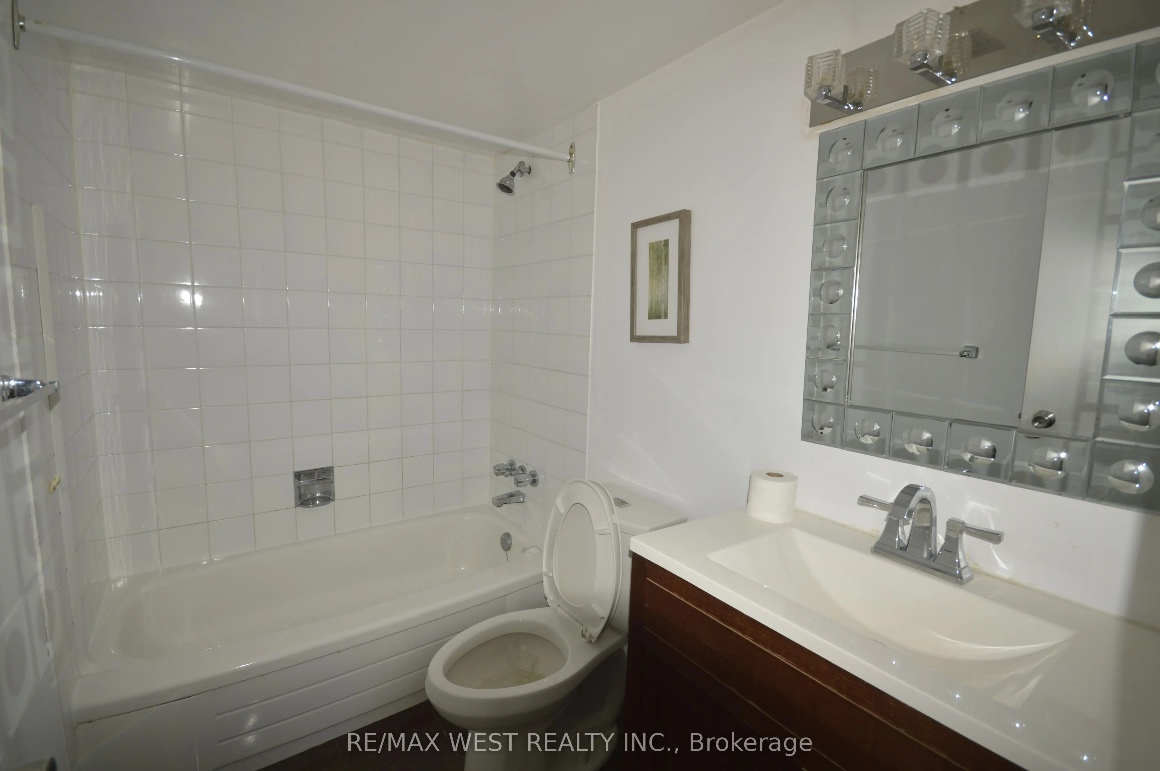 633 Bay Street, #1623