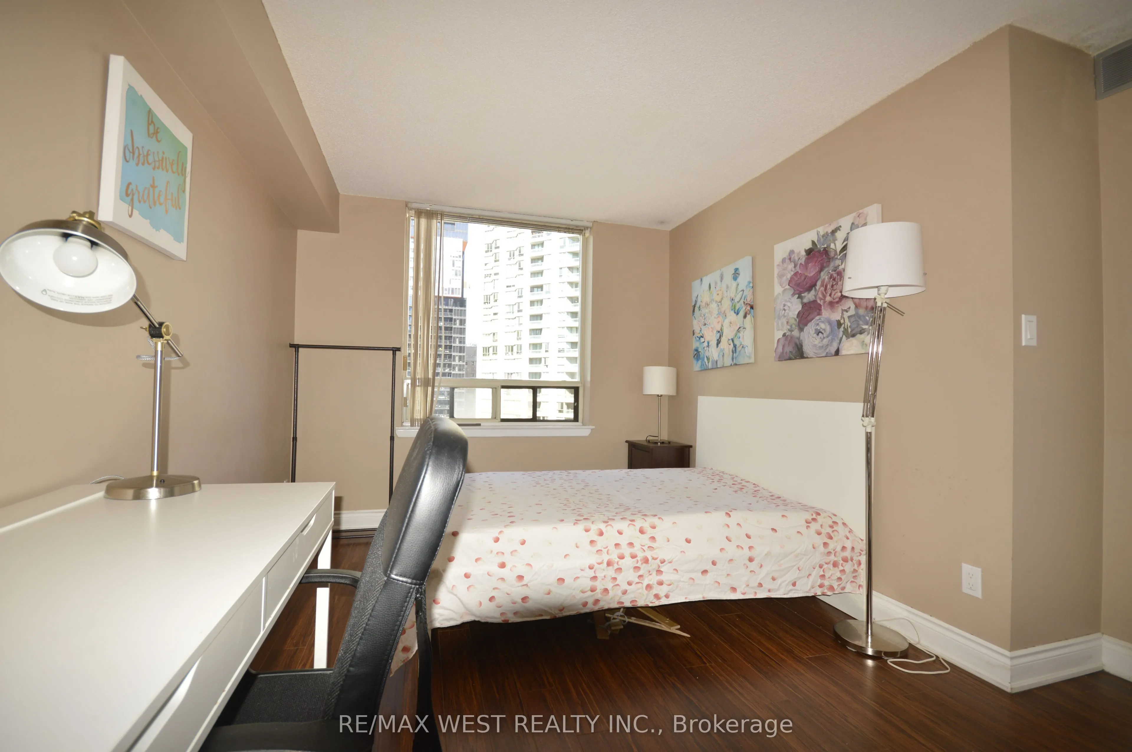 633 Bay Street, #1623
