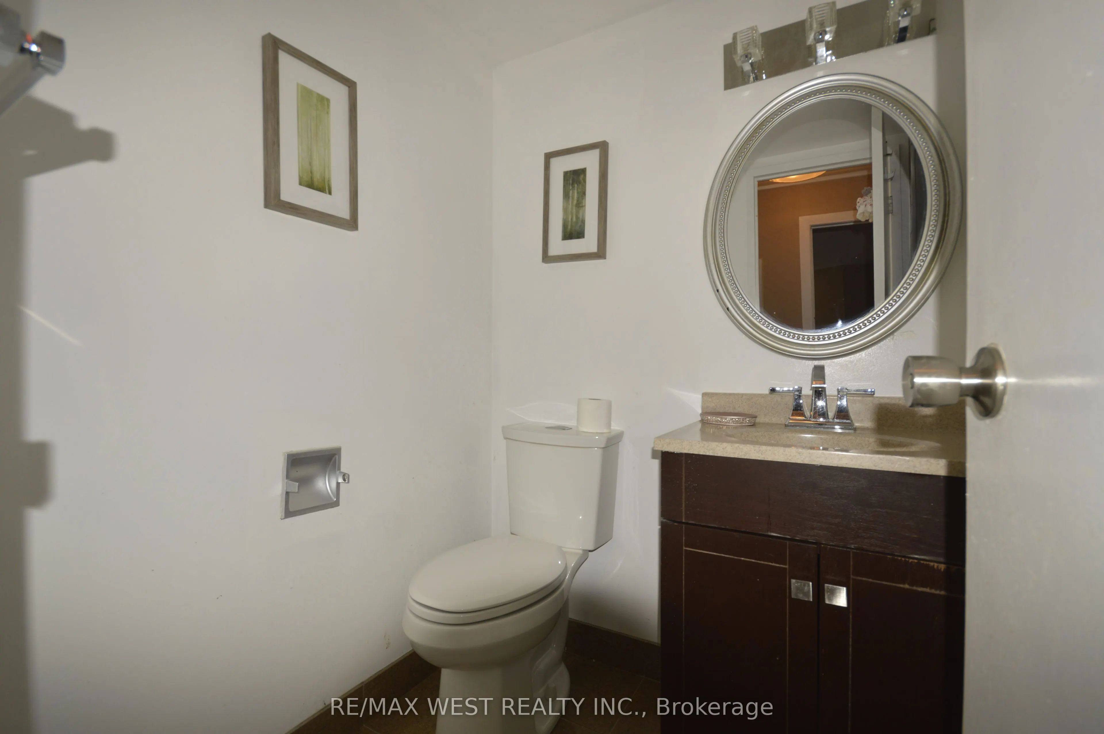 633 Bay Street, #1623