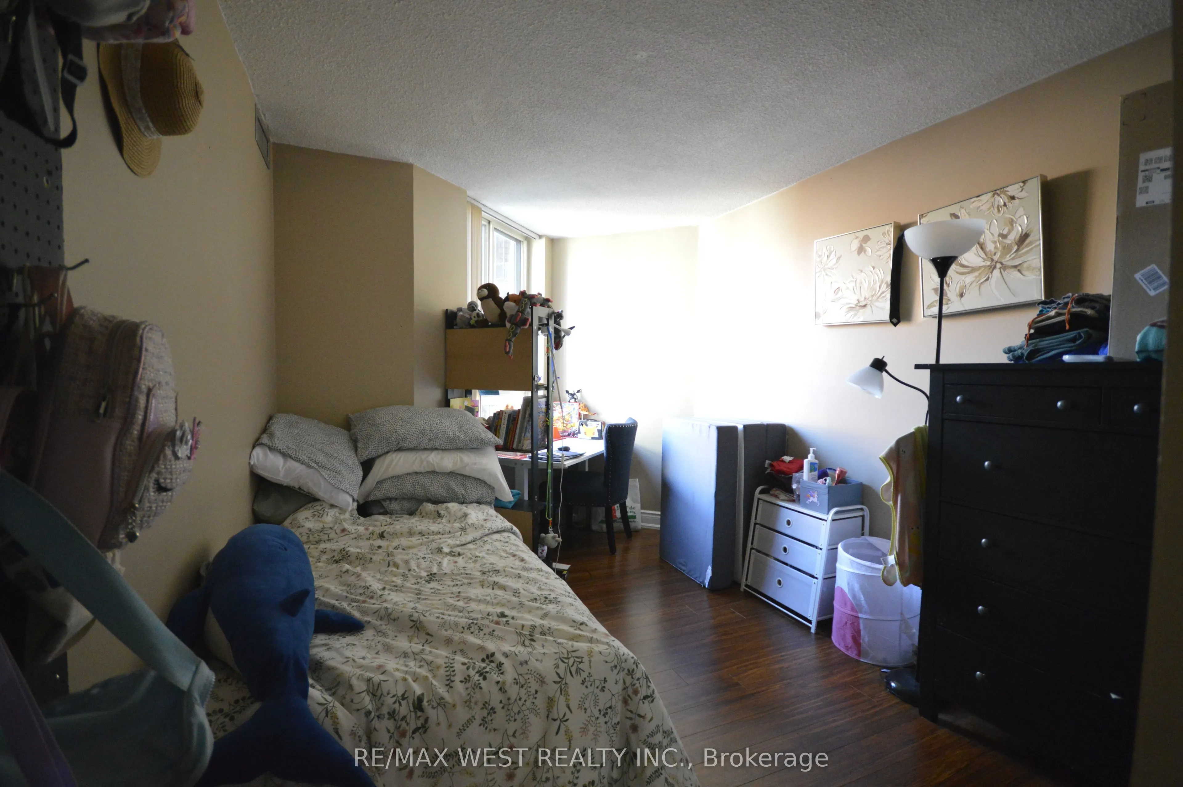 633 Bay Street, #1623