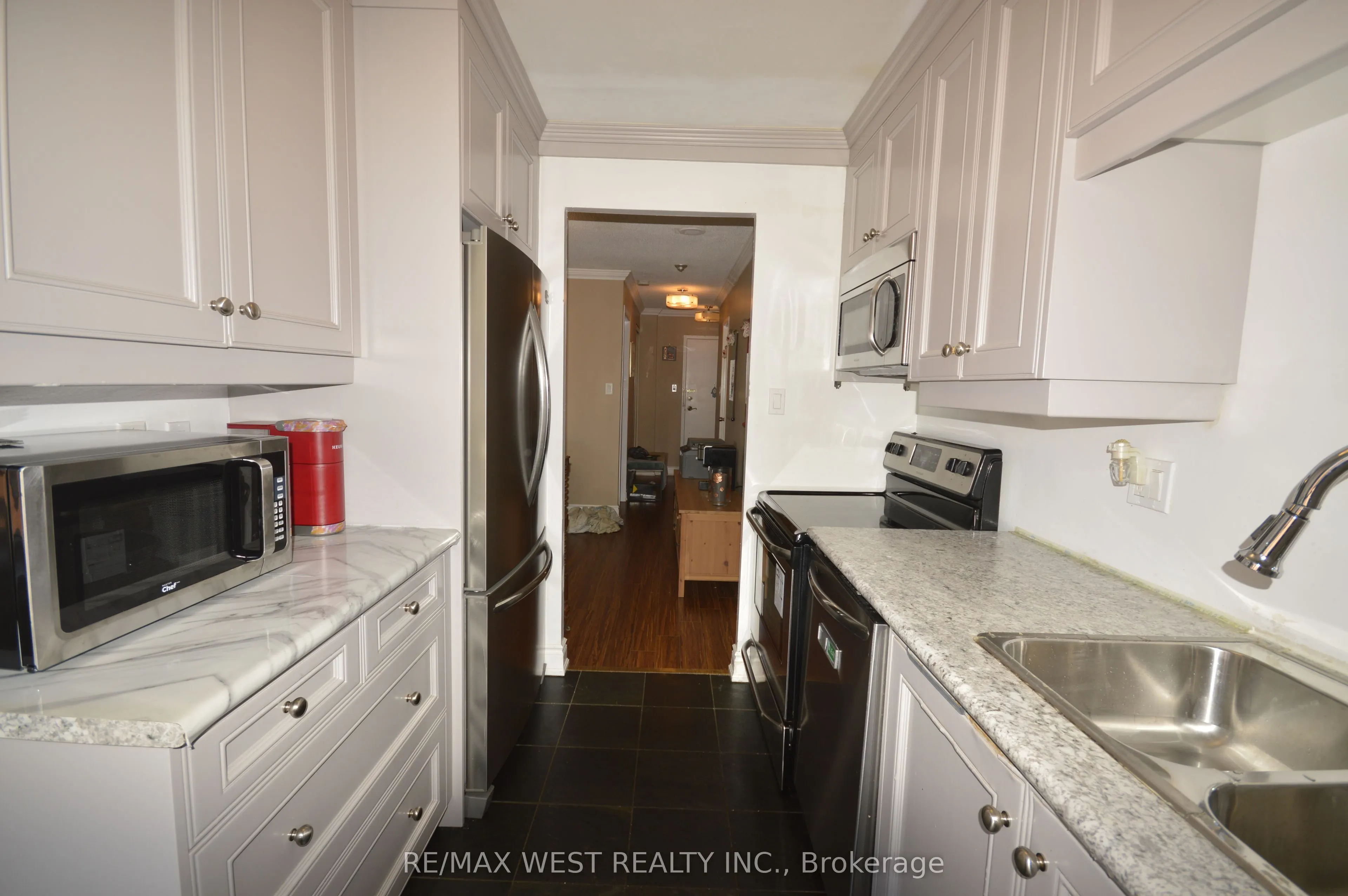 633 Bay Street, #1623