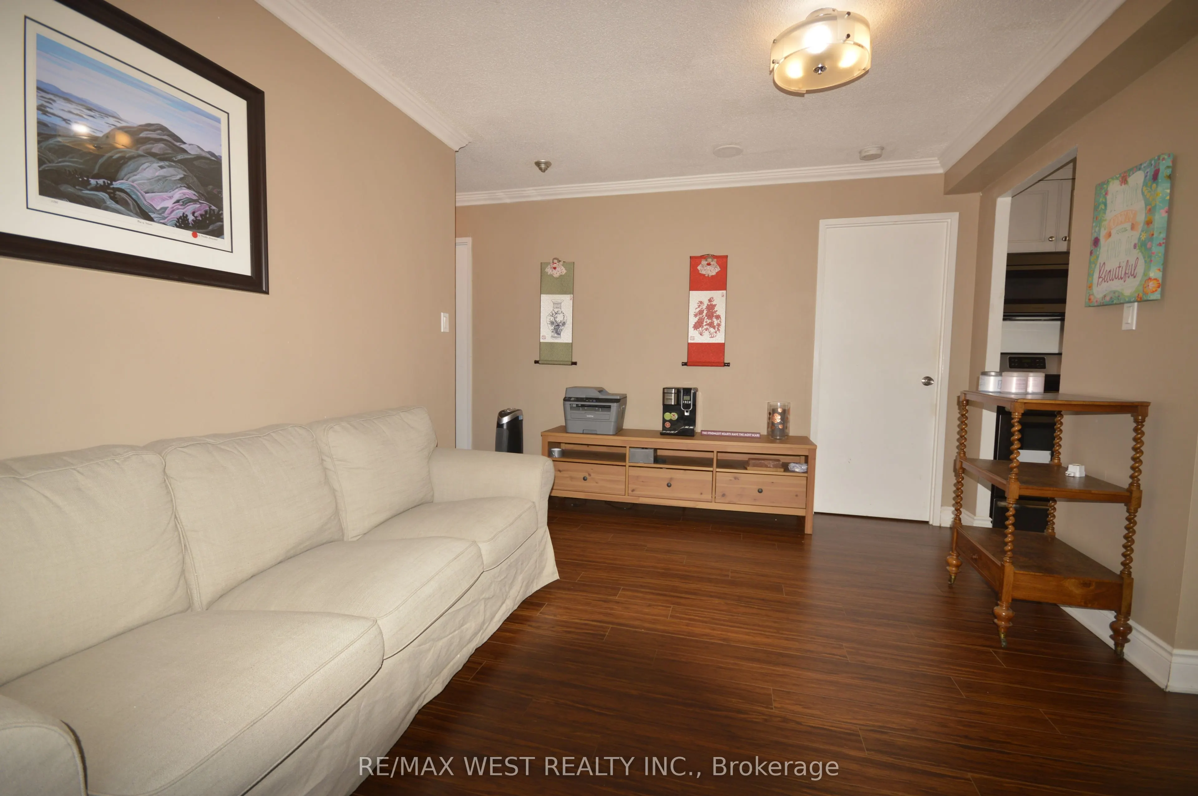 633 Bay Street, #1623