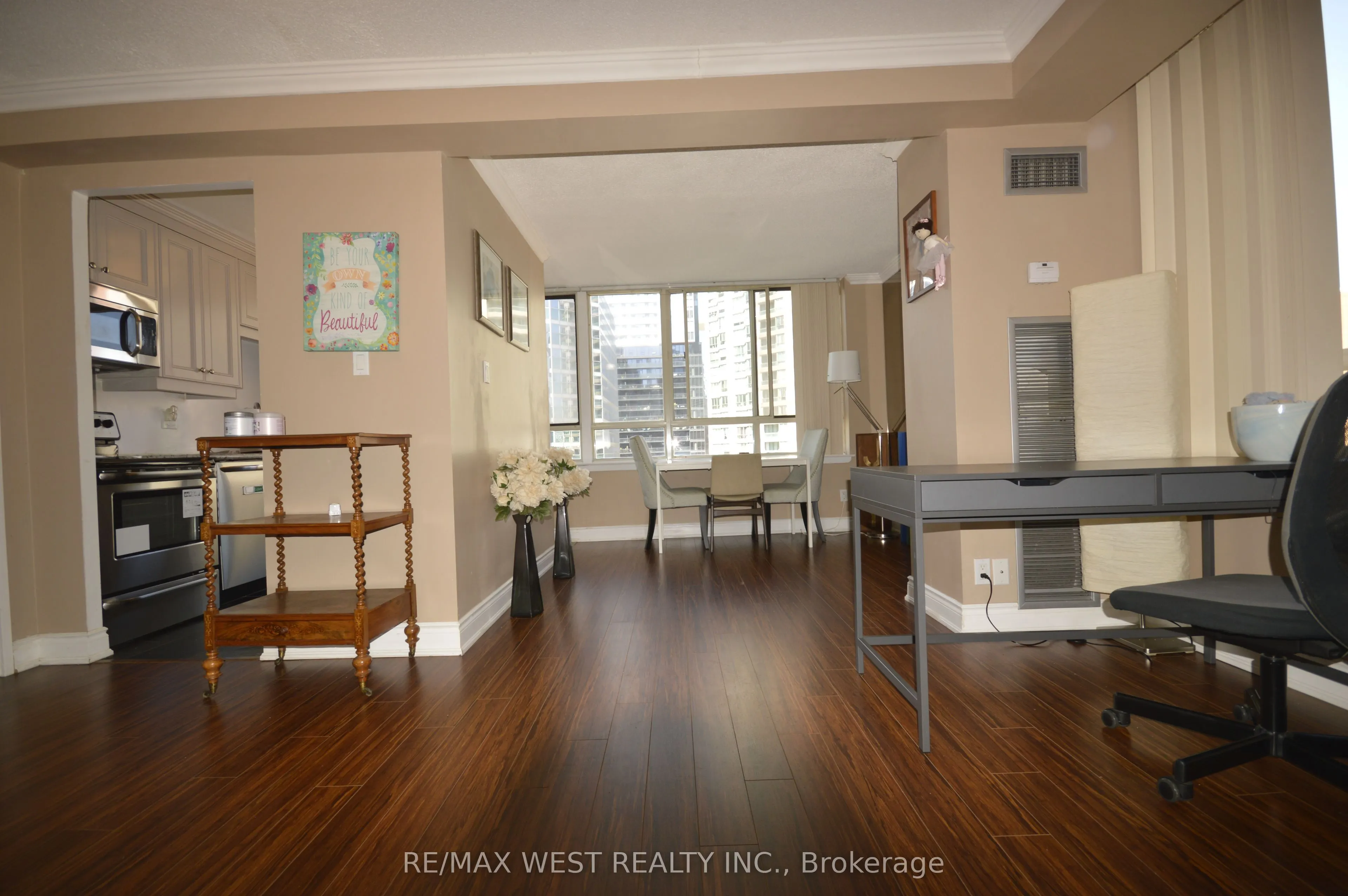 633 Bay Street, #1623