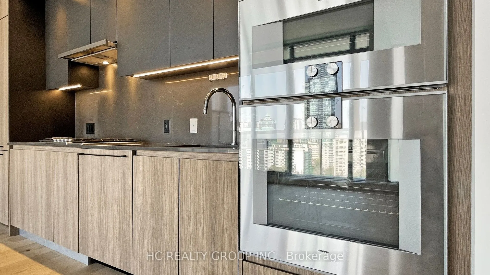81 Wellesley Street E, #1605