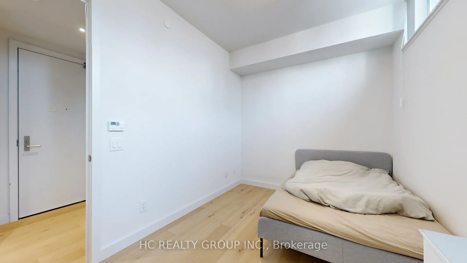 81 Wellesley Street E, #1605
