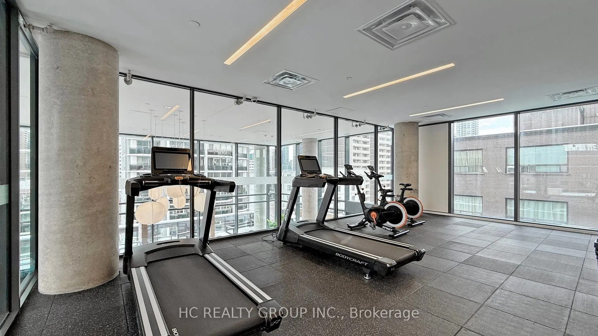 81 Wellesley Street E, #1605