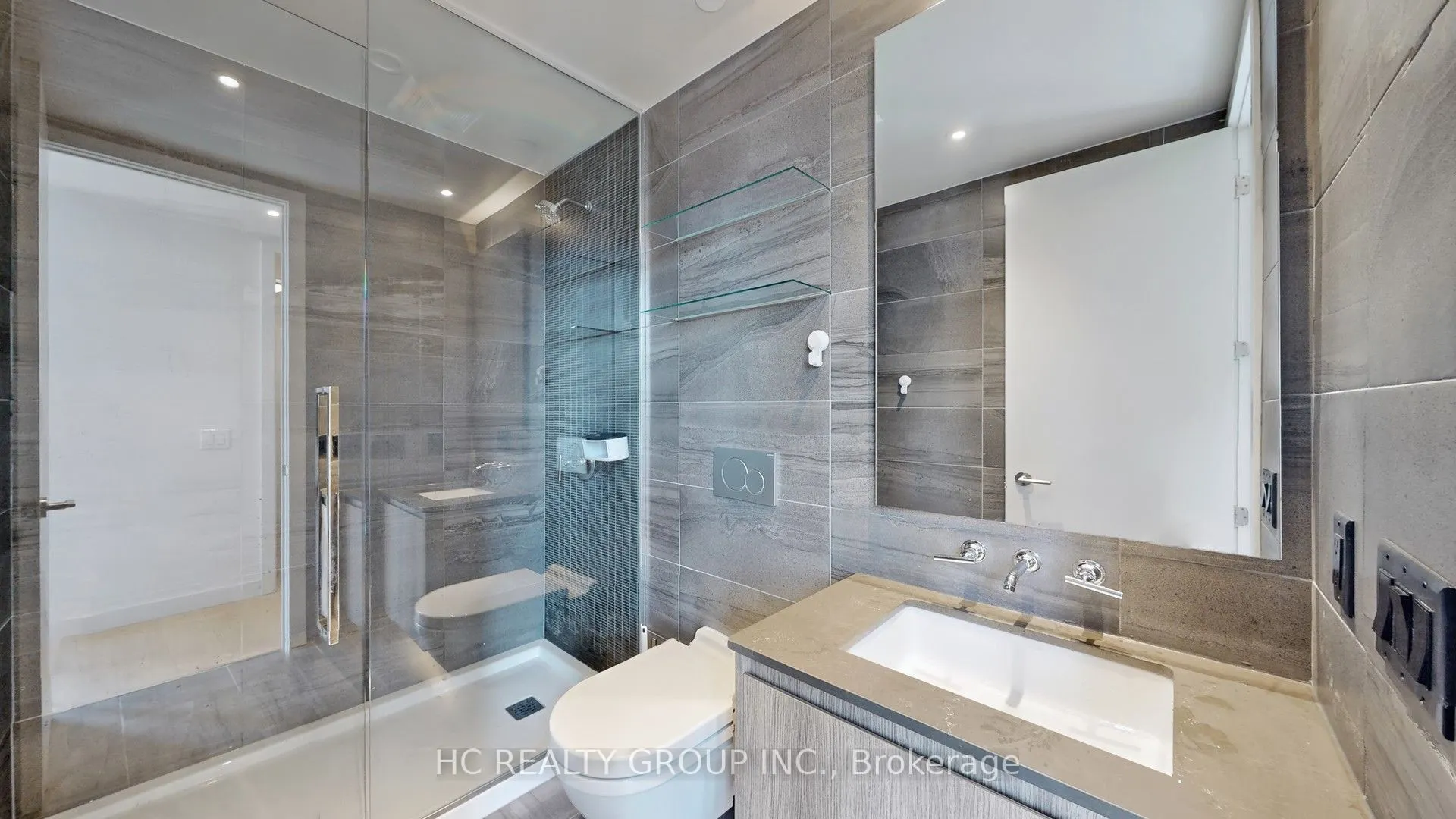81 Wellesley Street E, #1605