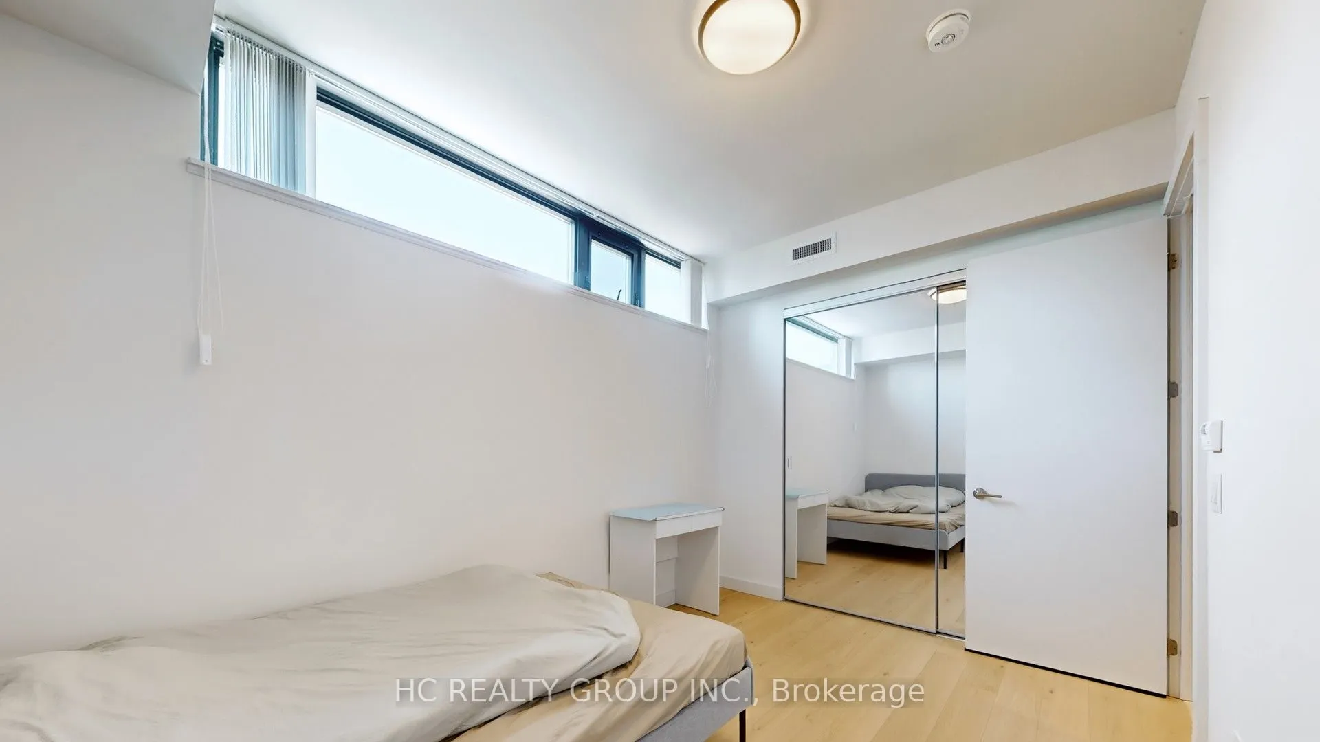 81 Wellesley Street E, #1605
