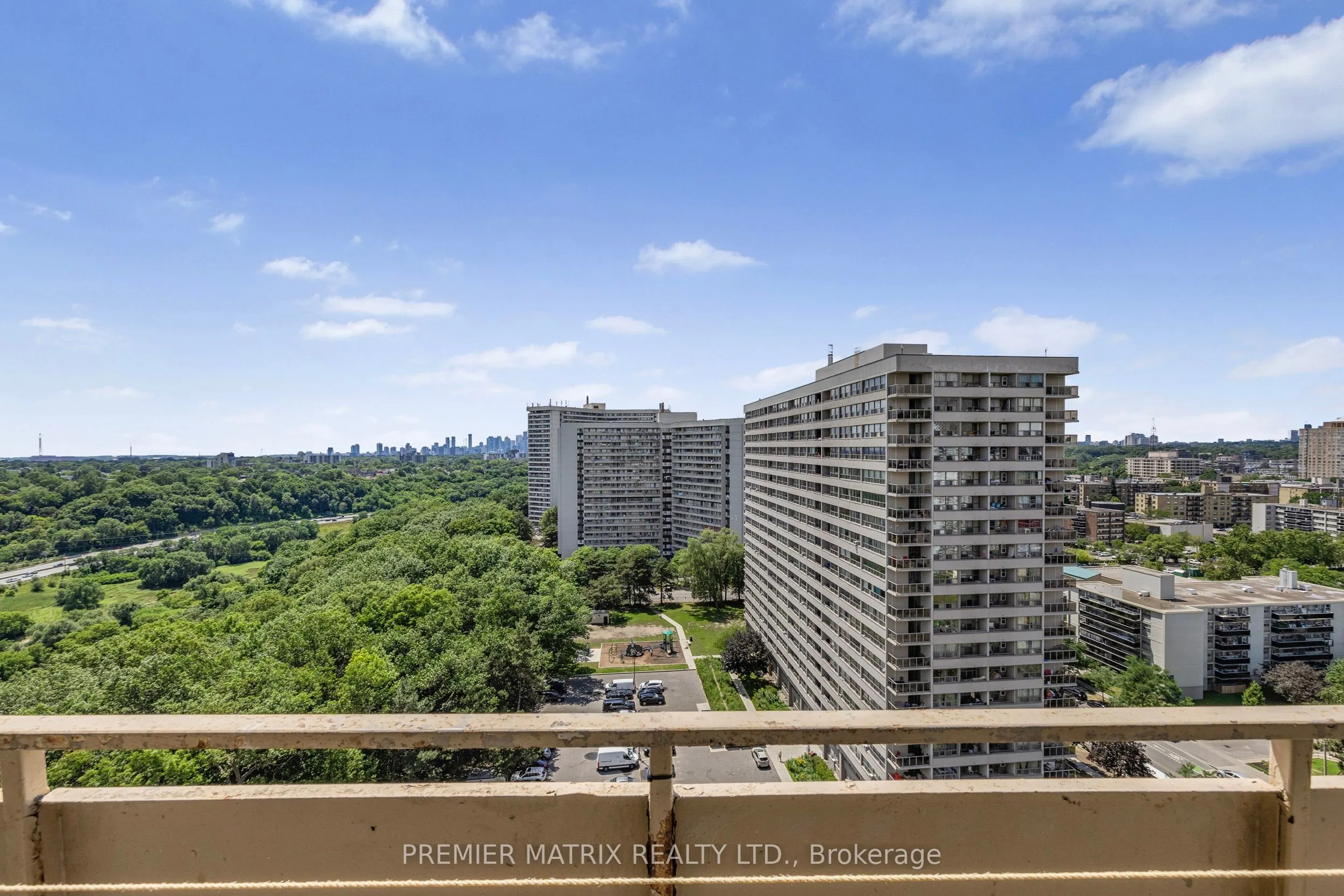 65 Thorncliffe Park Drive, #1807
