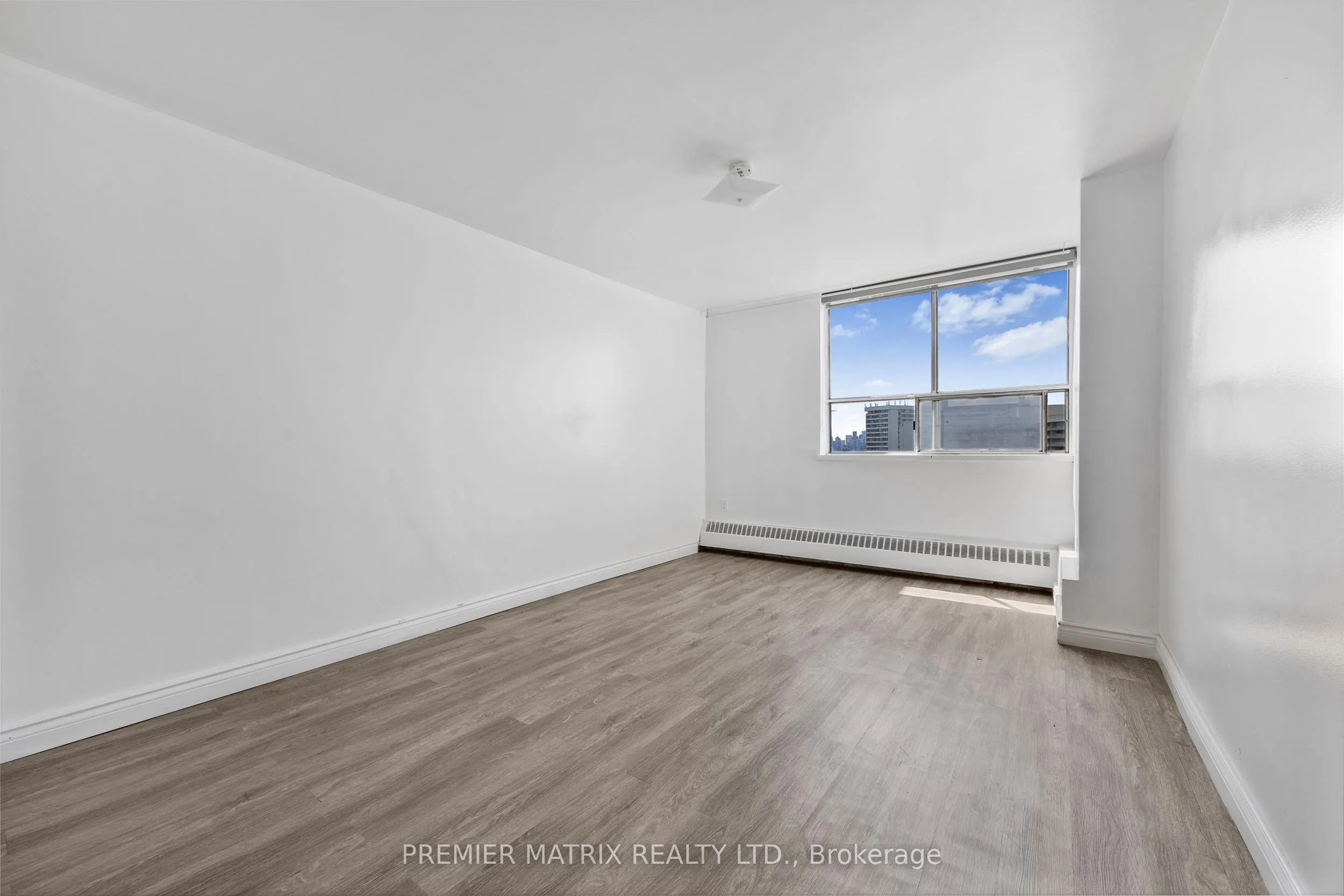 65 Thorncliffe Park Drive, #1807