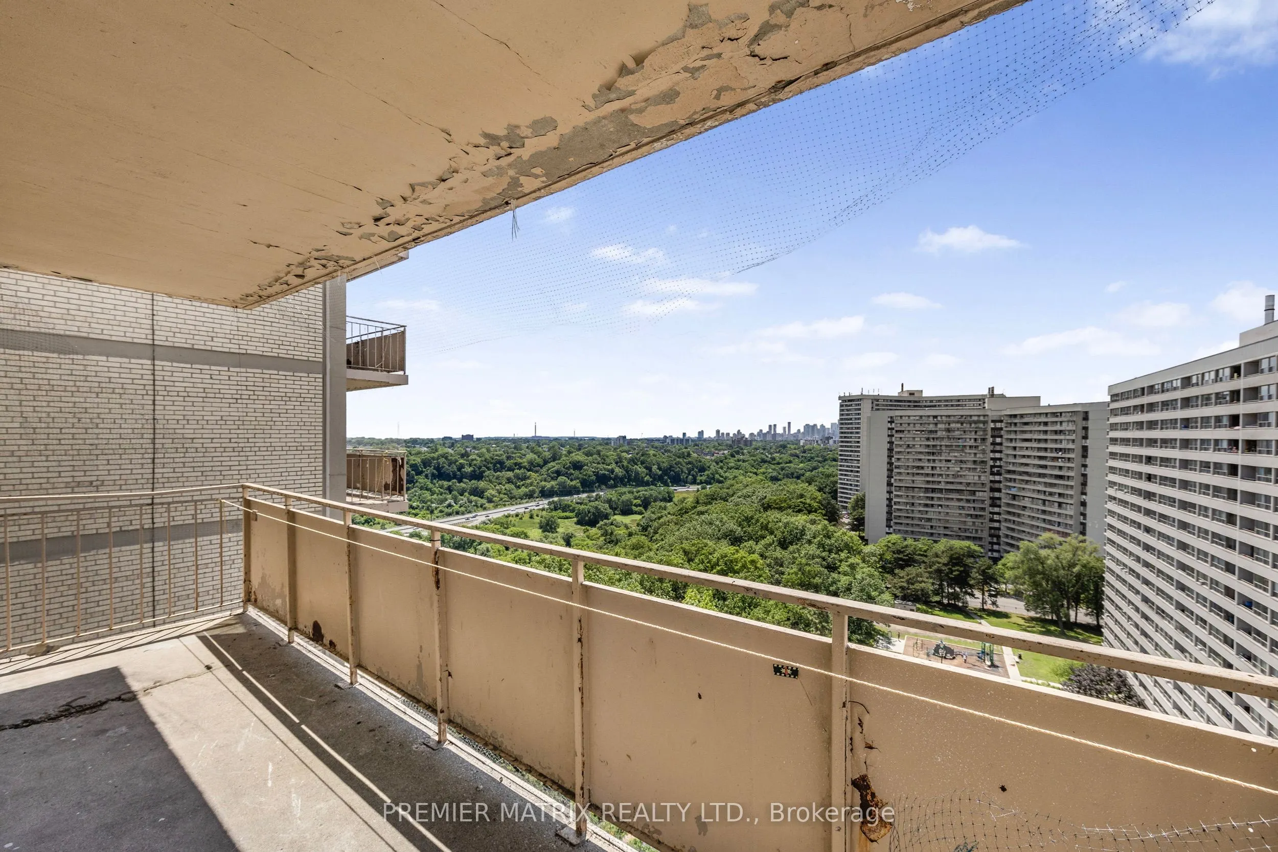 65 Thorncliffe Park Drive, #1807