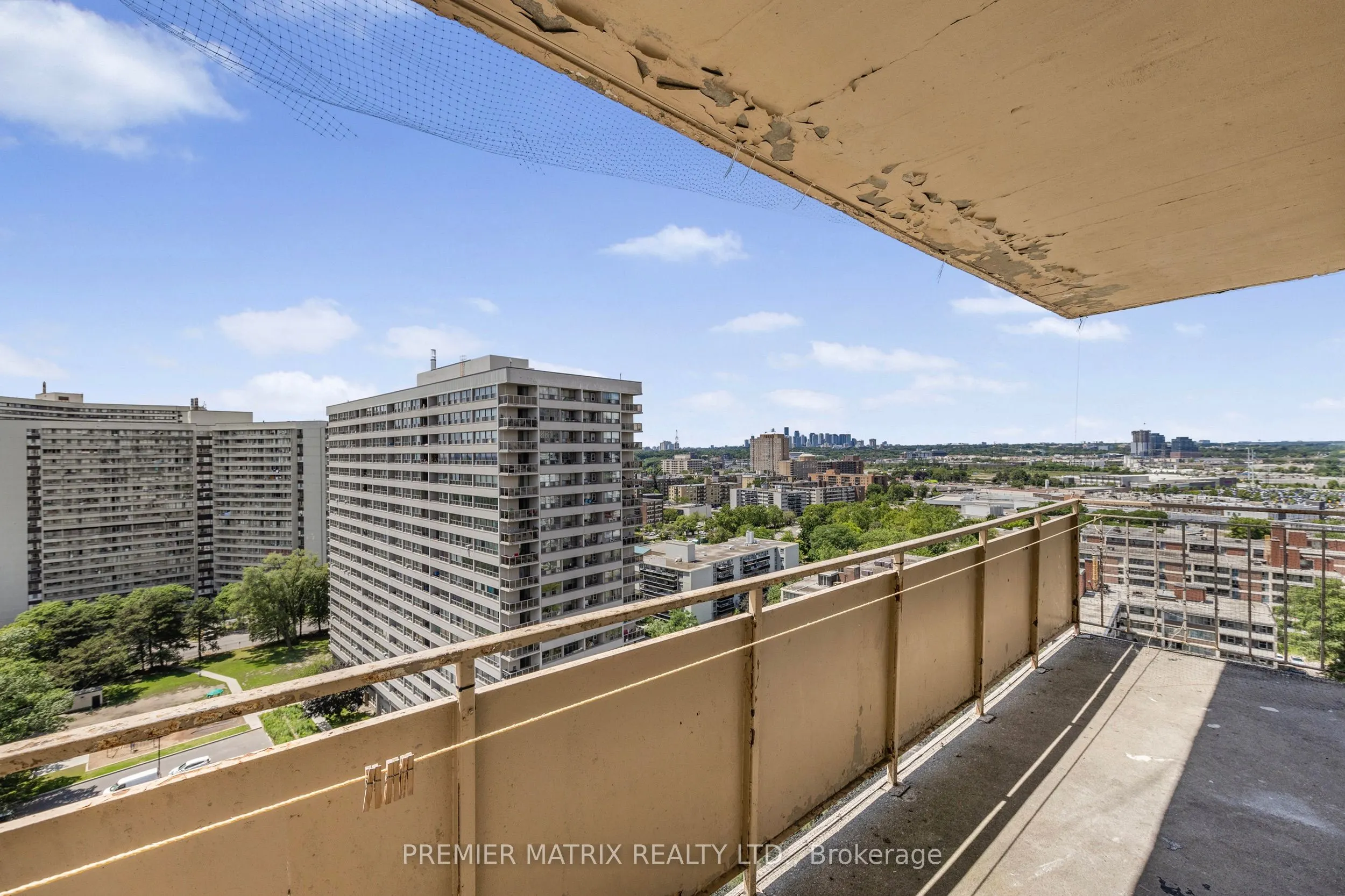 65 Thorncliffe Park Drive, #1807